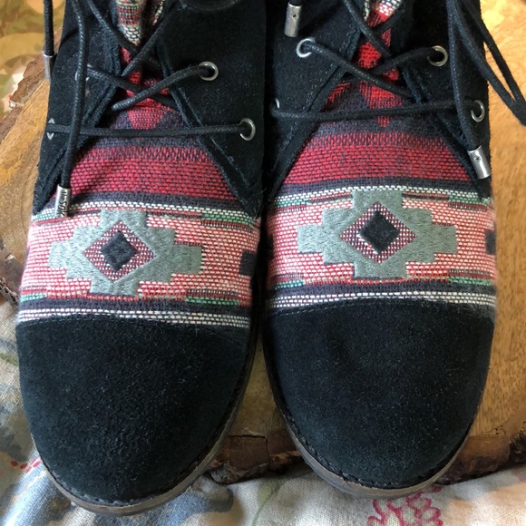 The SAK size 9.5 Navajo Aztec Weave Suede Boot NEW - Picture 2 of 12
